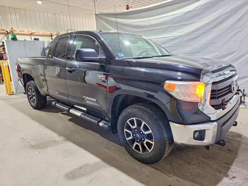 2015 TOYOTA TUNDRA SR5  