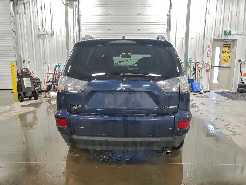 2013 MITSUBISHI OUTLANDER ES  