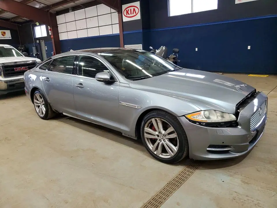 2011 JAGUAR XJL   