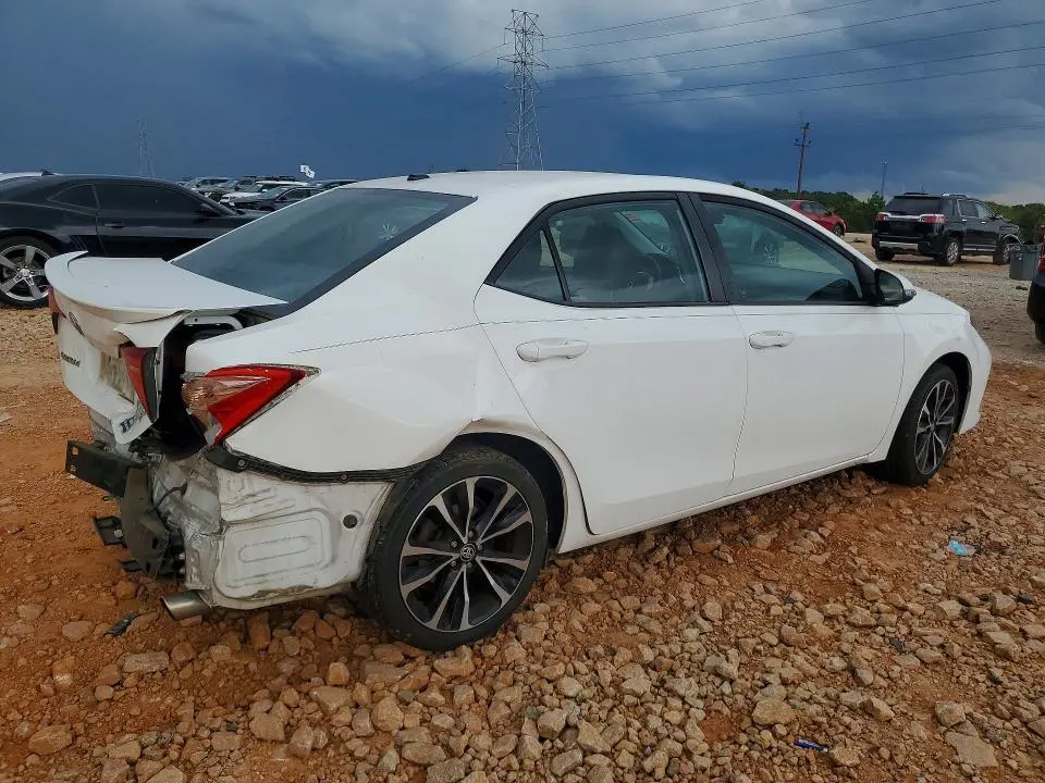 2017 TOYOTA COROLLA SE  