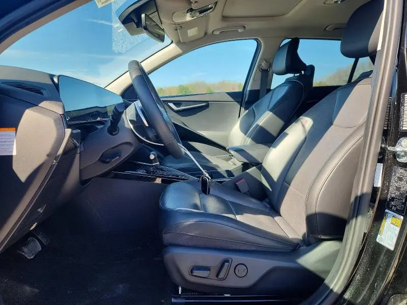 2023 KIA NIRO SX  