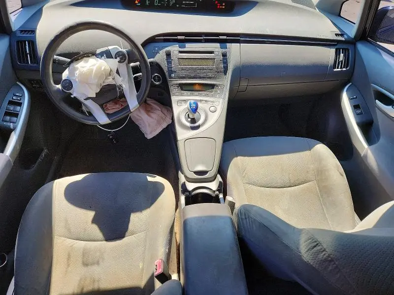 2010 TOYOTA PRIUS III  