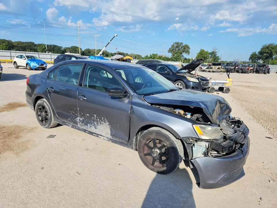 2013 VOLKSWAGEN JETTA BASE  