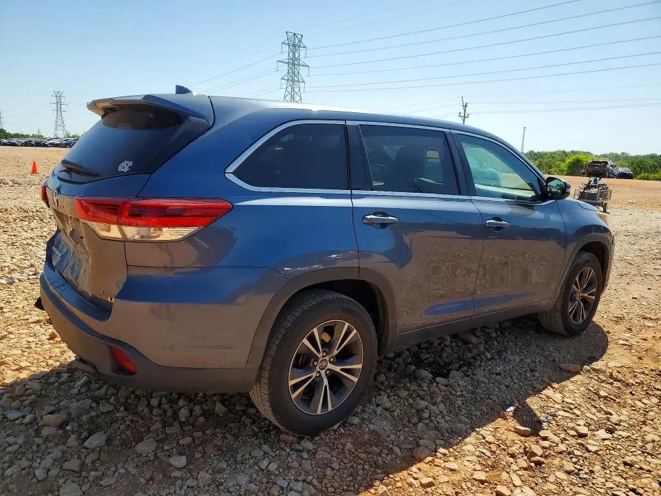 2017 TOYOTA HIGHLANDER LE PLUS  