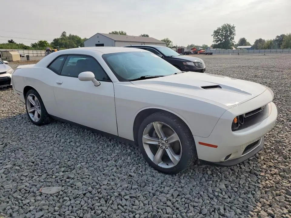 2016 DODGE CHALLENGER SXT  