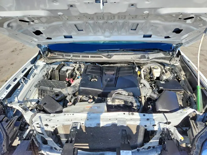2024 TOYOTA TUNDRA SR  
