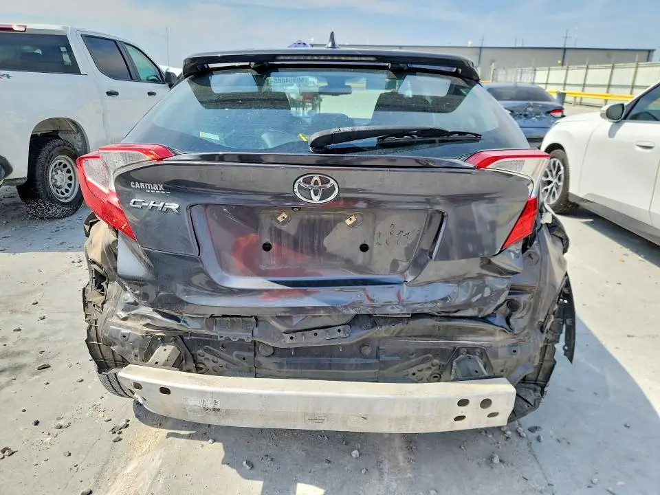 2018 TOYOTA C-HR XLE  