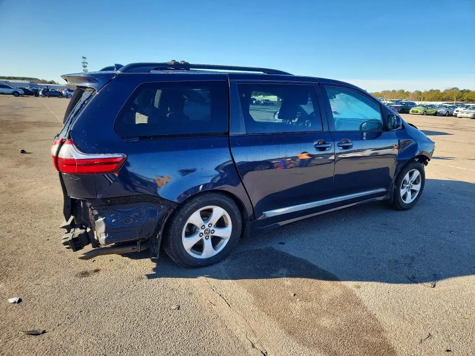 2018 TOYOTA SIENNA LE 8-PASSENGER  