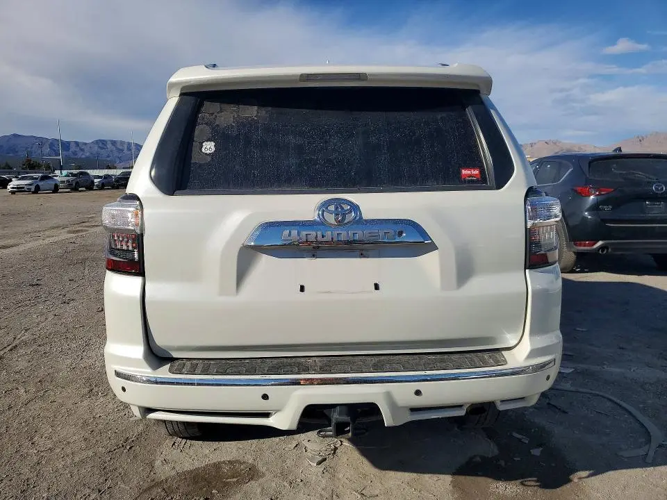 2011 TOYOTA 4RUNNER SR5  