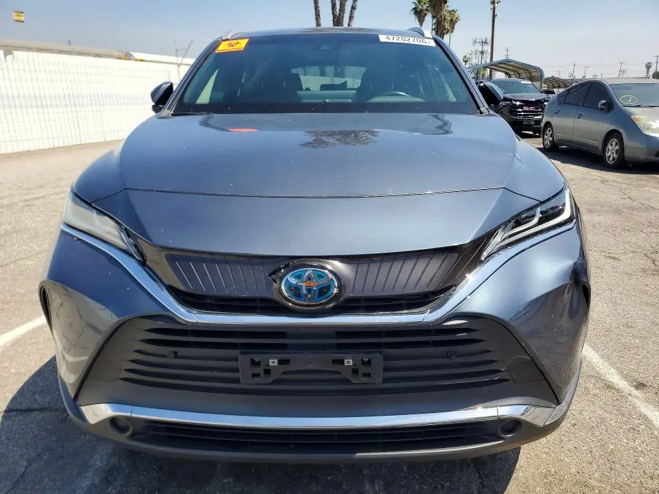 2021 TOYOTA VENZA XLE  
