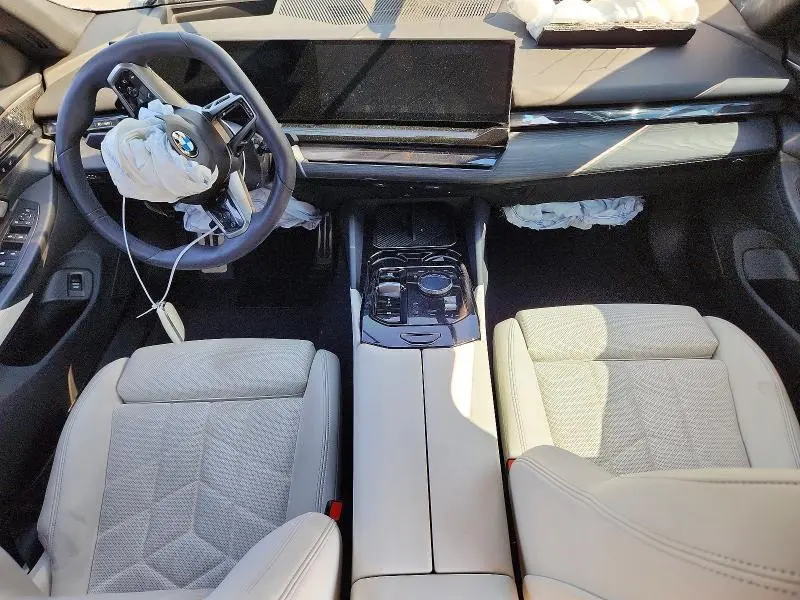 2024 BMW 540 XI  