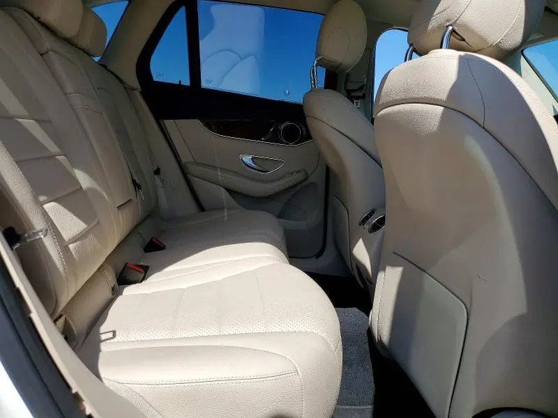2021 MERCEDES-BENZ GLC 300  