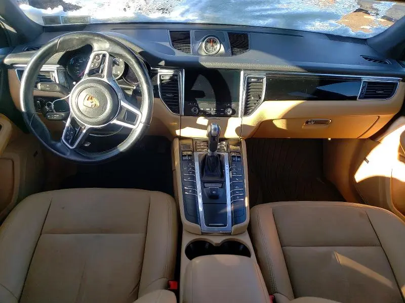2018 PORSCHE MACAN   