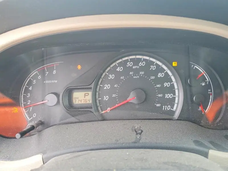 2011 TOYOTA SIENNA BASE  