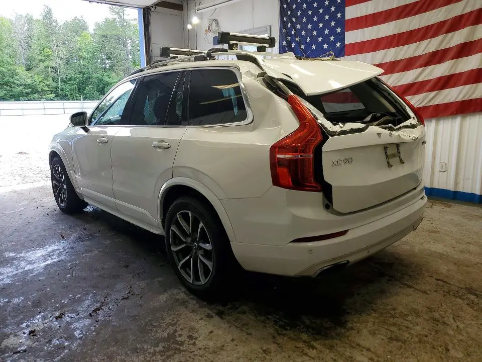 2017 VOLVO XC90 T5  