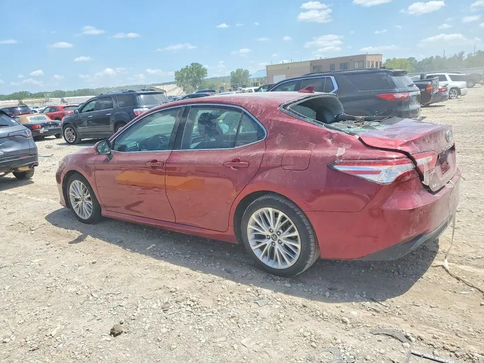 2019 TOYOTA CAMRY XLE  
