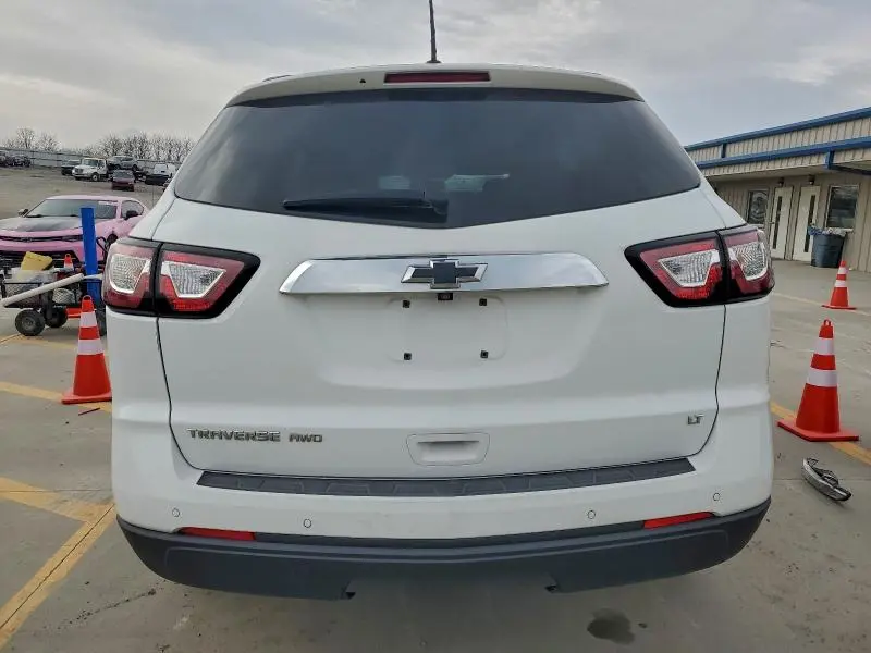 2017 CHEVROLET TRAVERSE LT  