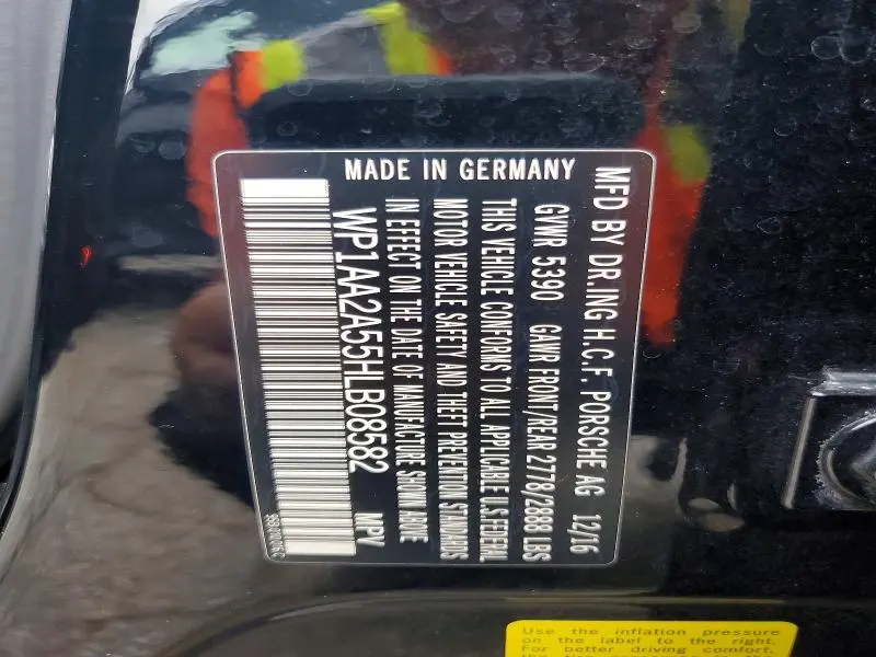 2017 PORSCHE MACAN   