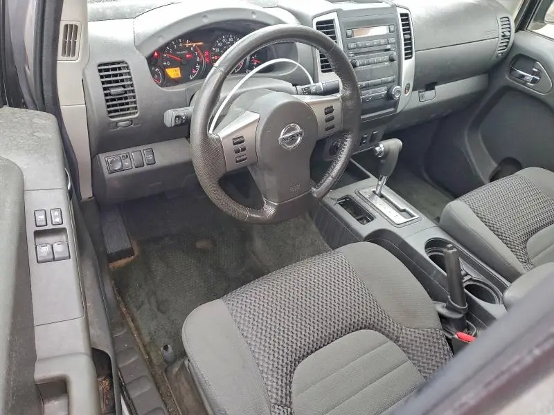 2011 NISSAN FRONTIER SV  