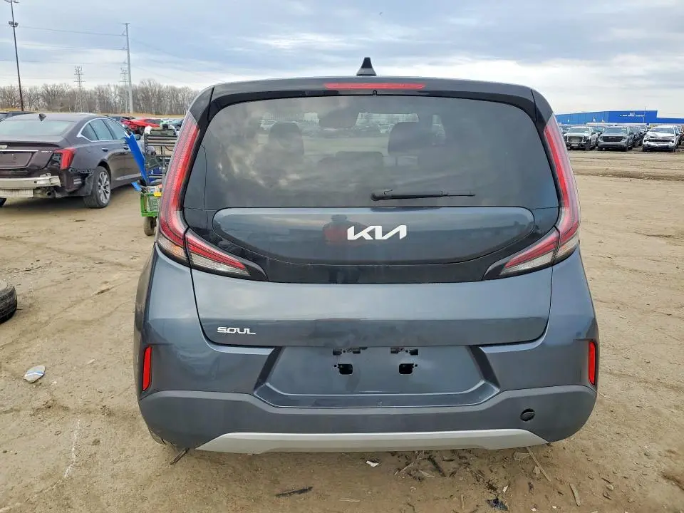 2024 KIA SOUL LX  