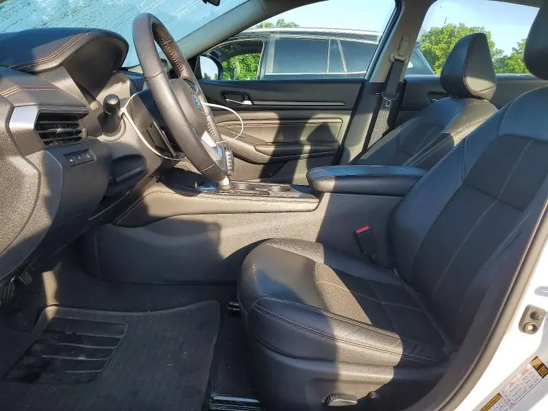 2021 NISSAN ALTIMA SR  