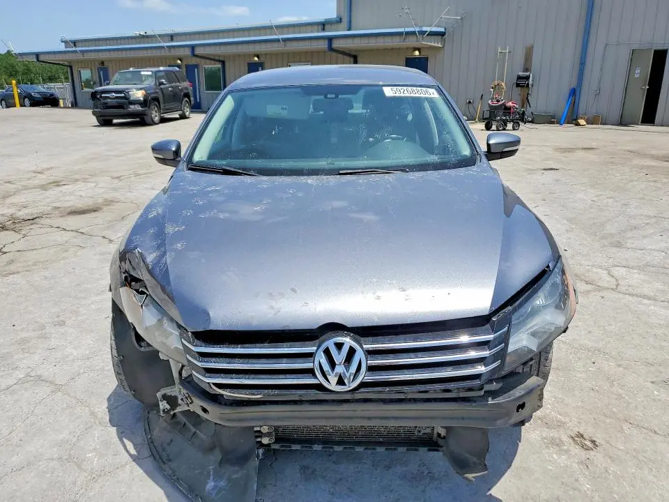 2015 VOLKSWAGEN PASSAT S  