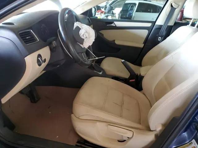 2011 VOLKSWAGEN JETTA SE  