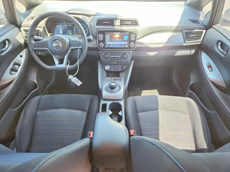 2022 NISSAN LEAF S  