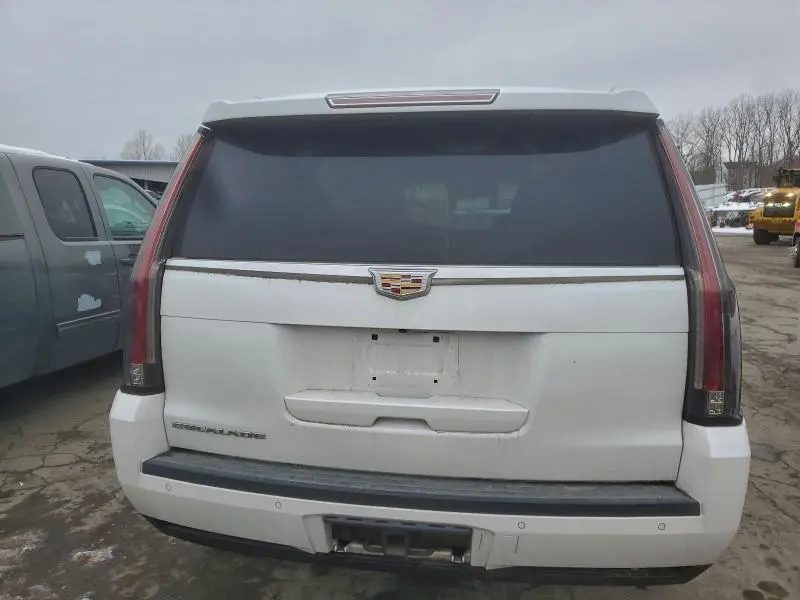 2016 CADILLAC ESCALADE LUXURY  
