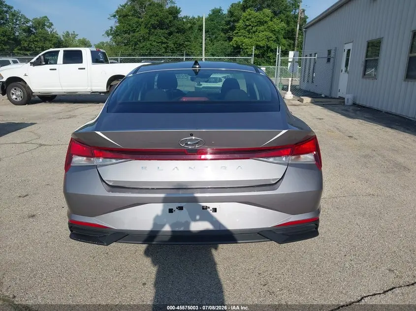 2023 HYUNDAI ELANTRA SE
