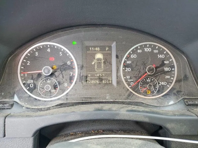 2015 VOLKSWAGEN TIGUAN S  