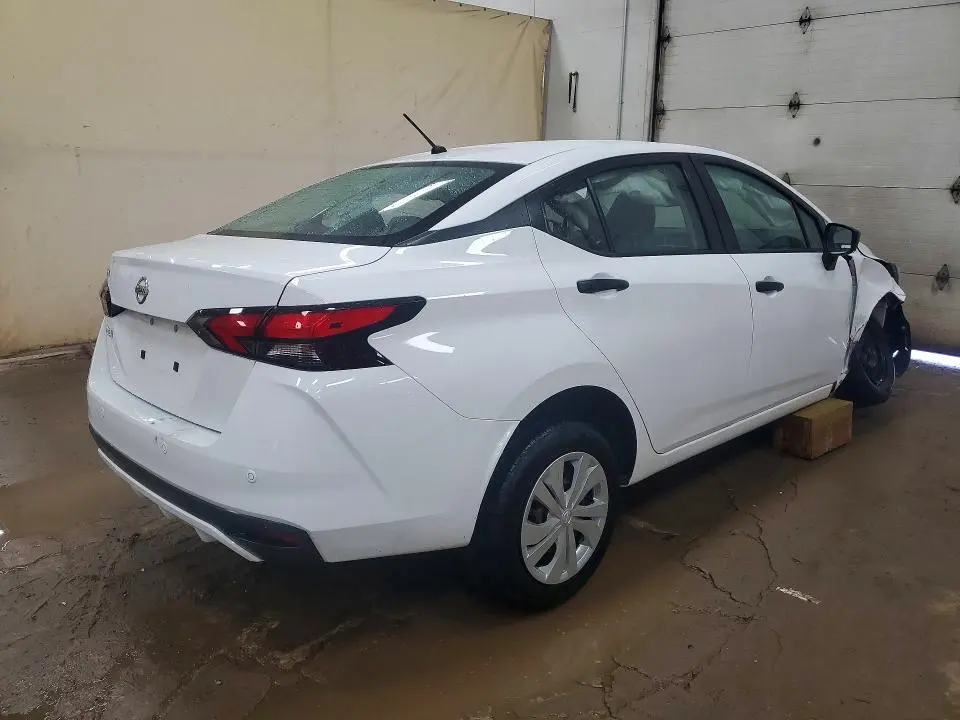 2021 NISSAN VERSA S  