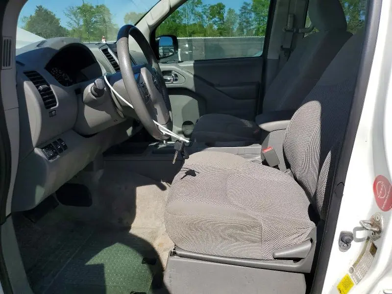 2018 NISSAN FRONTIER SV  