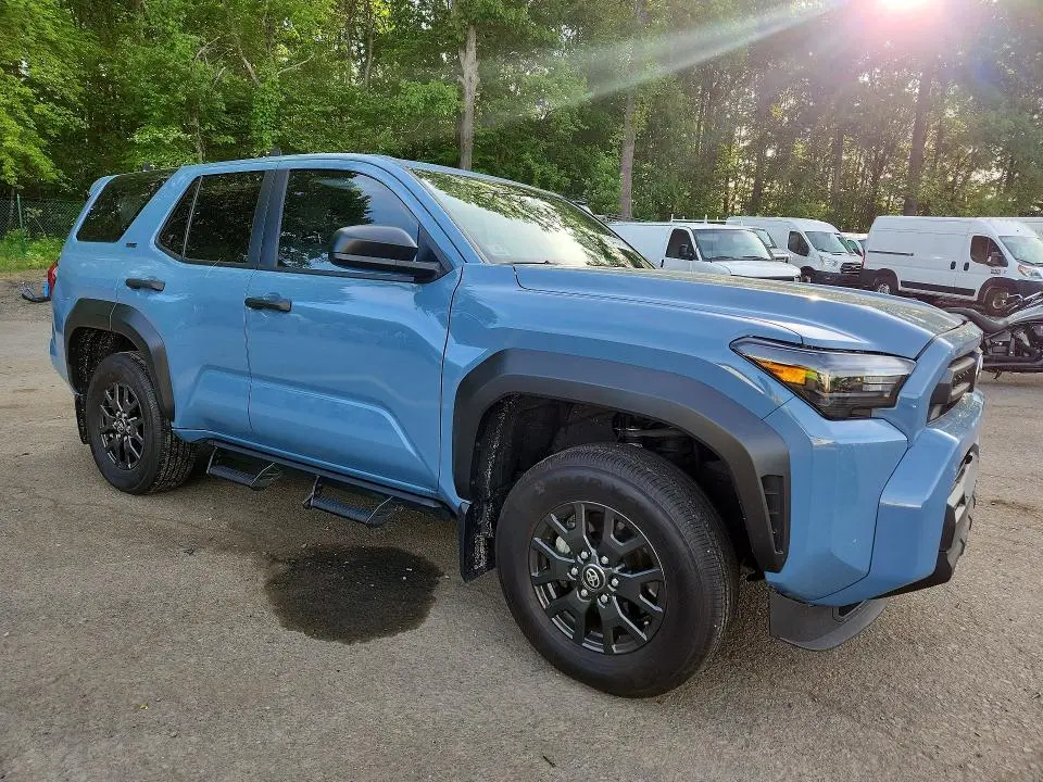 2025 TOYOTA 4RUNNER SR5  