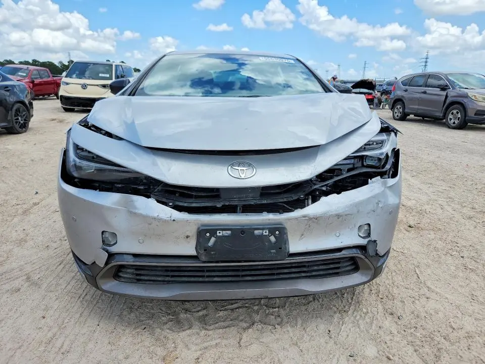 2024 TOYOTA PRIUS XLE  