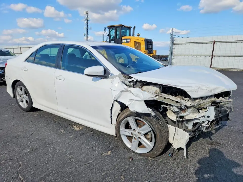 2012 TOYOTA CAMRY SE  