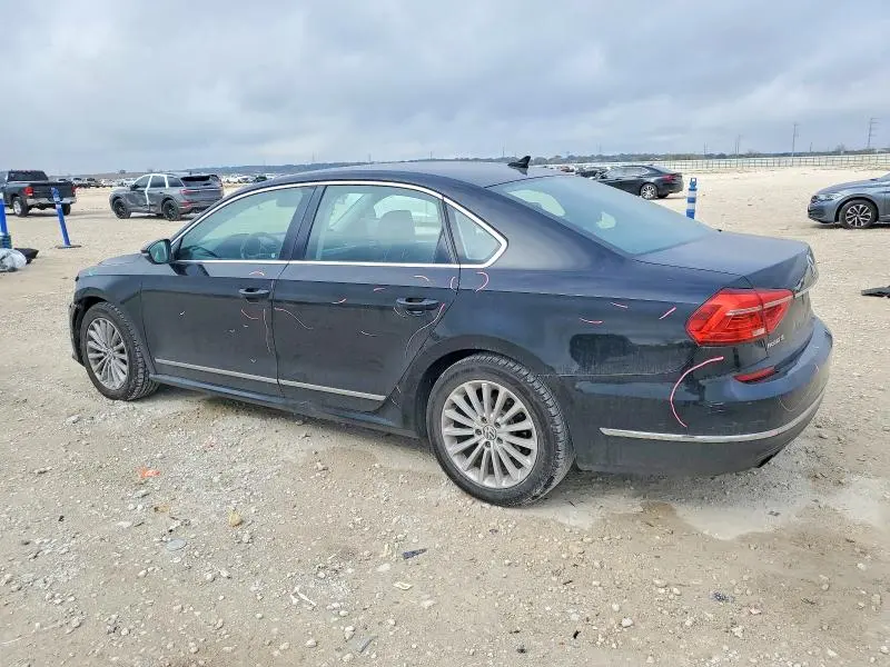 2016 VOLKSWAGEN PASSAT SE  