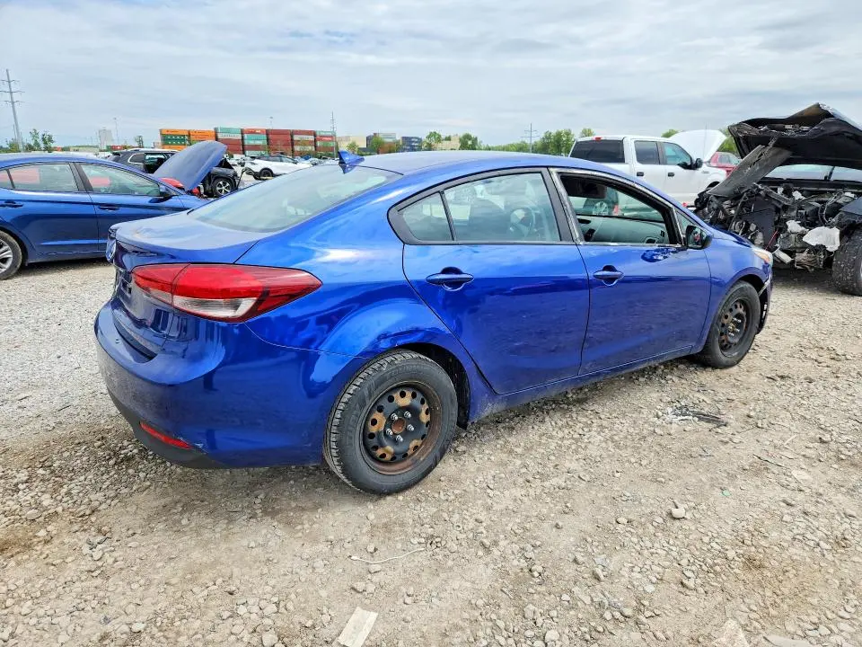 2017 KIA FORTE LX  