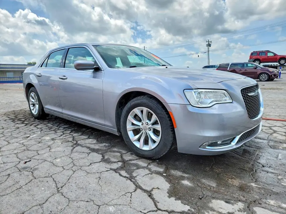 2015 CHRYSLER 300 LIMITED  
