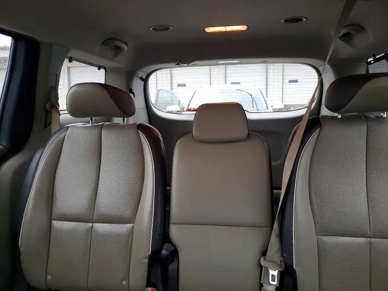 2017 KIA SEDONA LX  