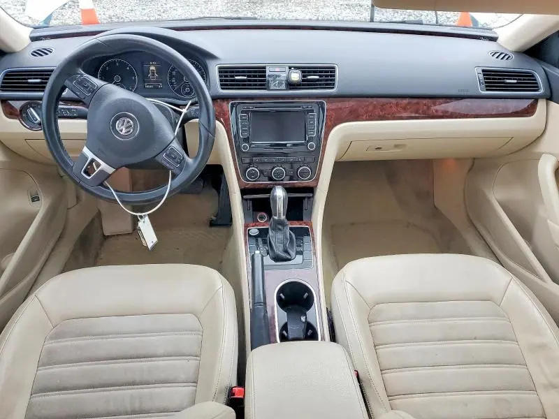 2013 VOLKSWAGEN PASSAT SEL  