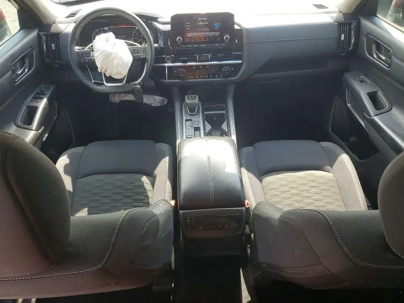 2023 NISSAN PATHFINDER SV  
