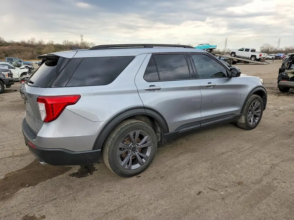 2022 FORD EXPLORER XLT  