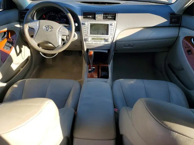 2011 TOYOTA CAMRY XLE  