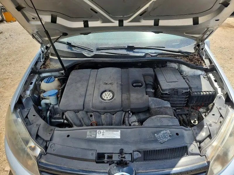 2010 VOLKSWAGEN GOLF   