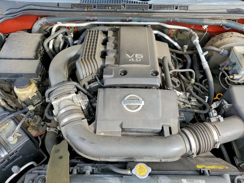 2010 NISSAN FRONTIER CREW CAB SE  