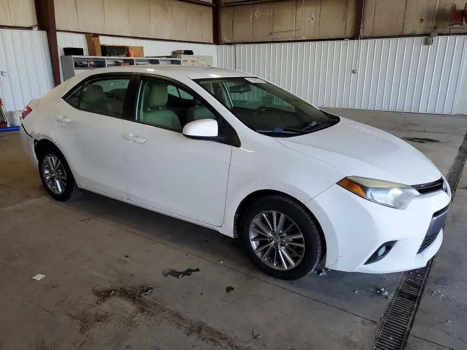 2015 TOYOTA COROLLA LE PLUS  
