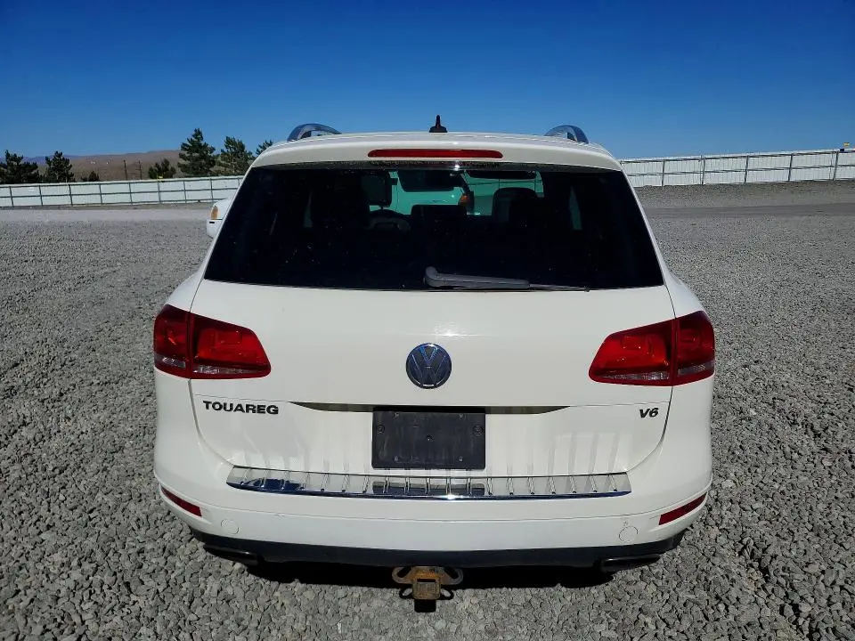2011 VOLKSWAGEN TOUAREG V6  