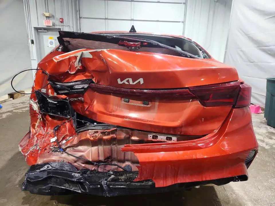 2023 KIA FORTE LXS  