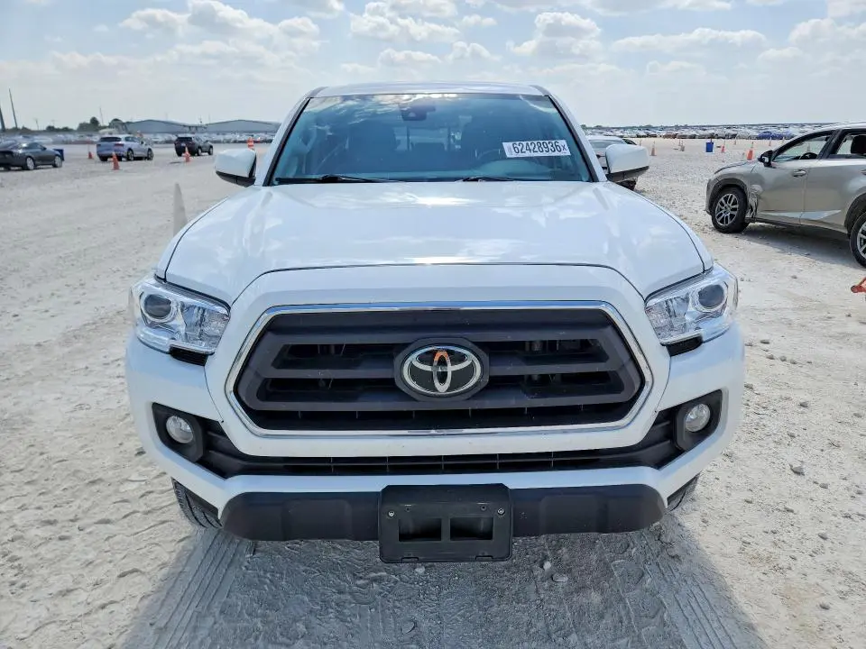 2022 TOYOTA TACOMA SR5 V6  